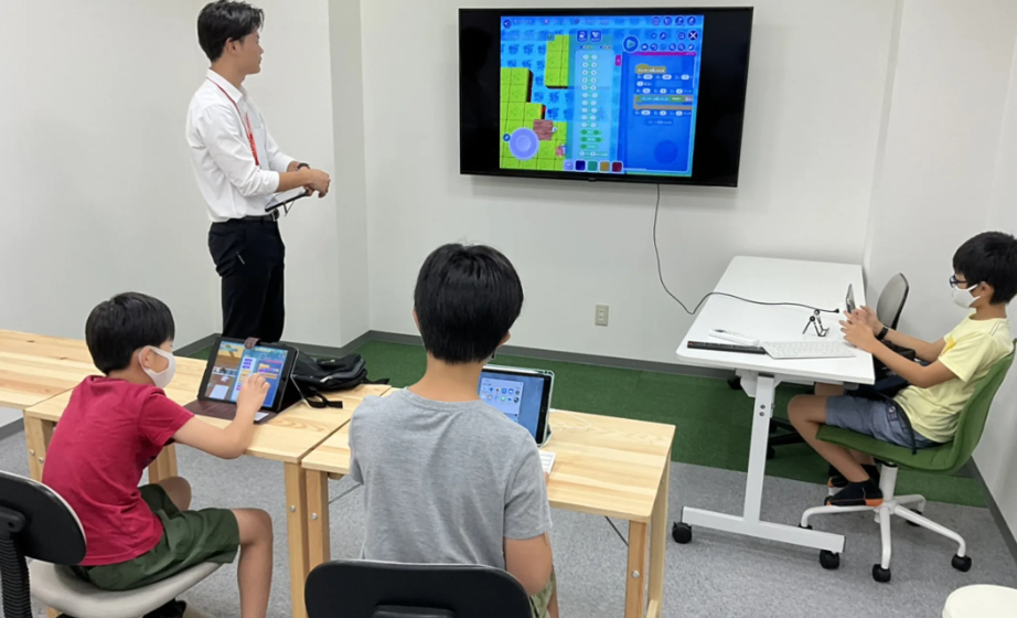 プログラミング教育 HALLO スクールIE 高槻大塚校の画像