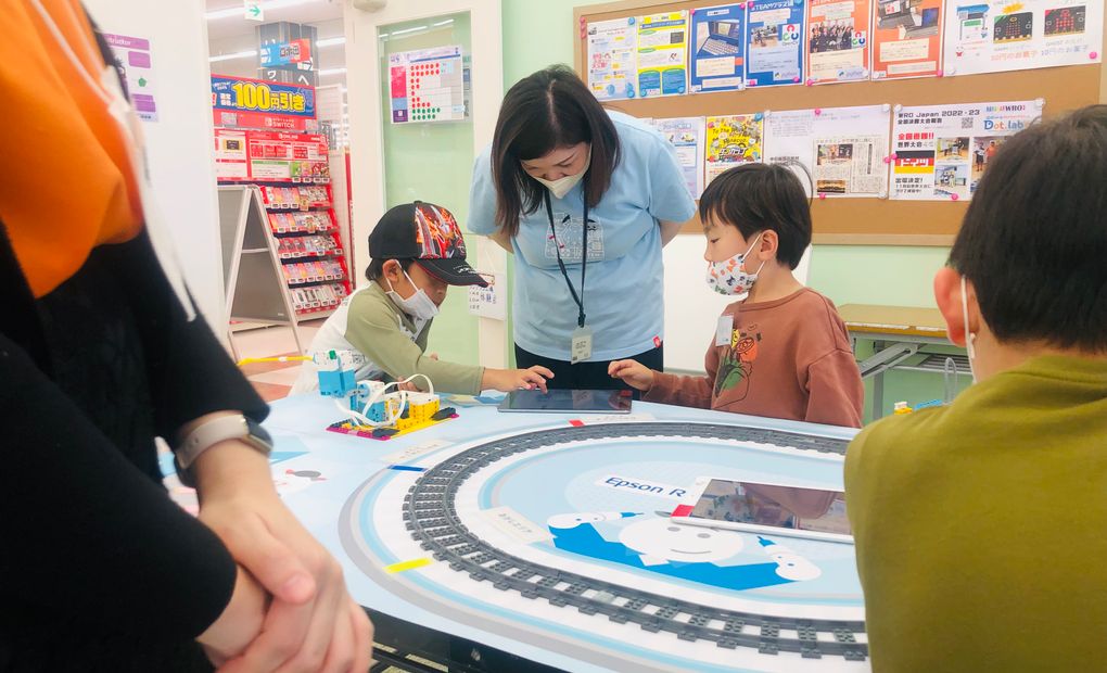 Dot.labo ロボ団高辻シャンピアポート校の画像