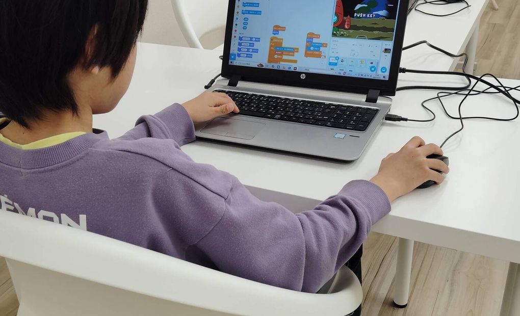プログラミングスクールiTeenイオン高槻校の画像