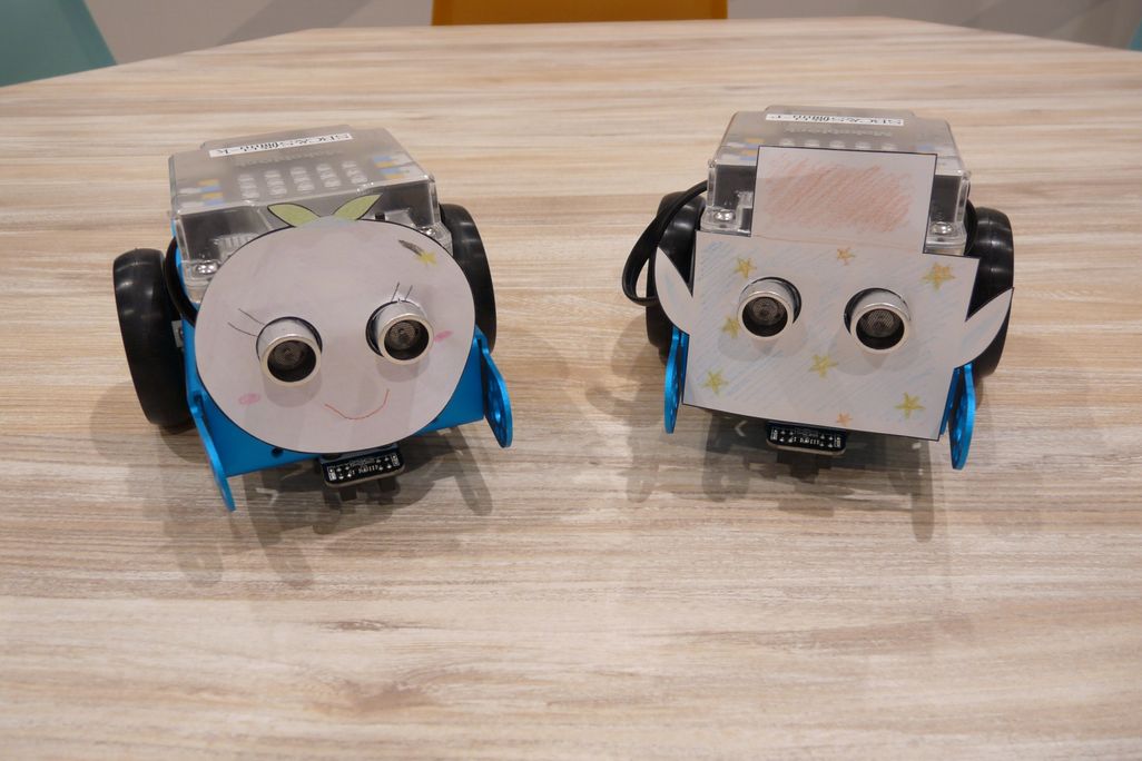 学習用ロボットをデコレーションしました！