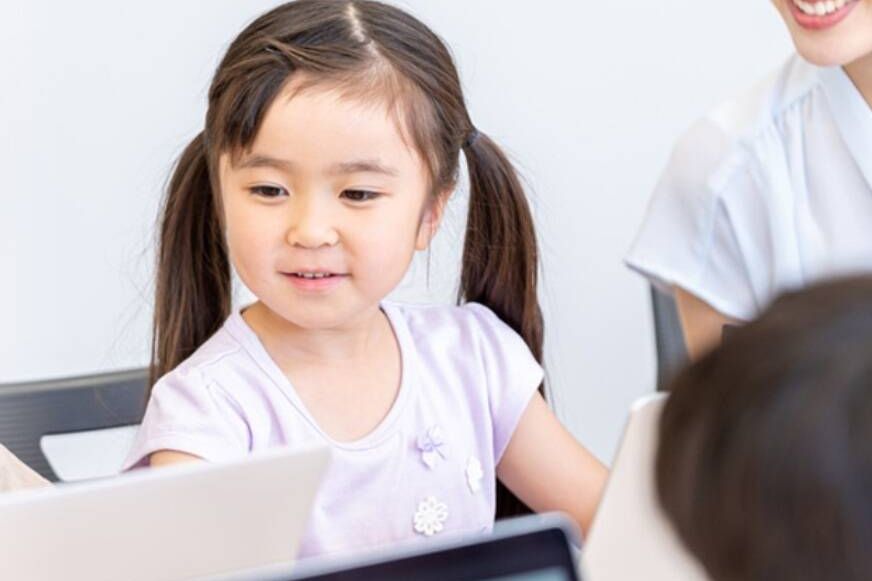 未就学児向けプログラミング学習ではタブレットを活用