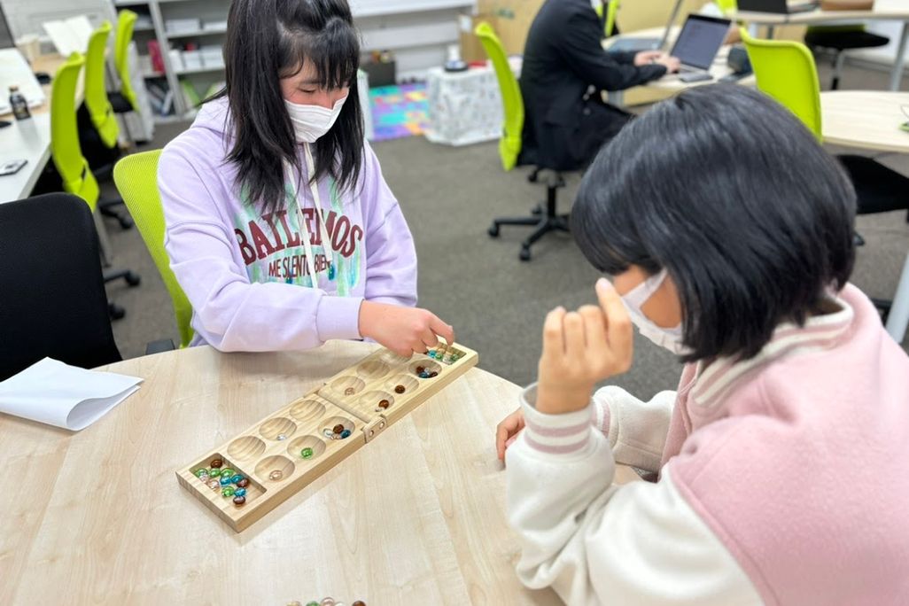 授業と授業の間にリフレッシュしてますね(^_-)-☆