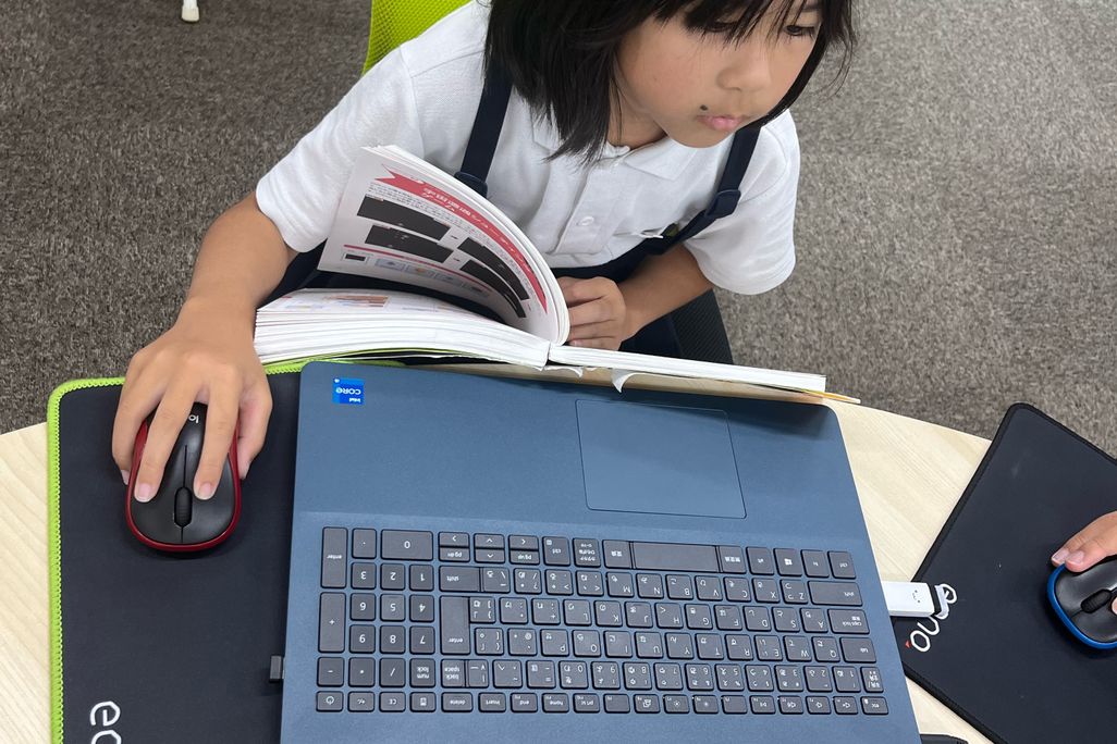 自習の時間にプログラミングを進めることも出来るよ♪