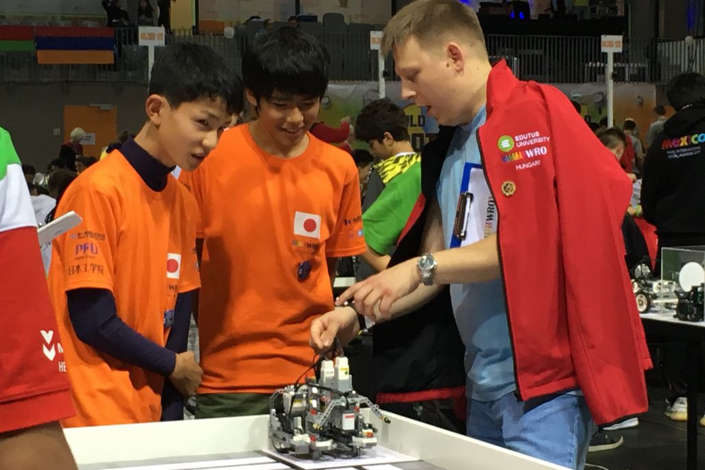 WRO2019ハンガリー国際大会エキスパート中学生の部「ロボットTKT」世界14位（撮影：2019年11月）