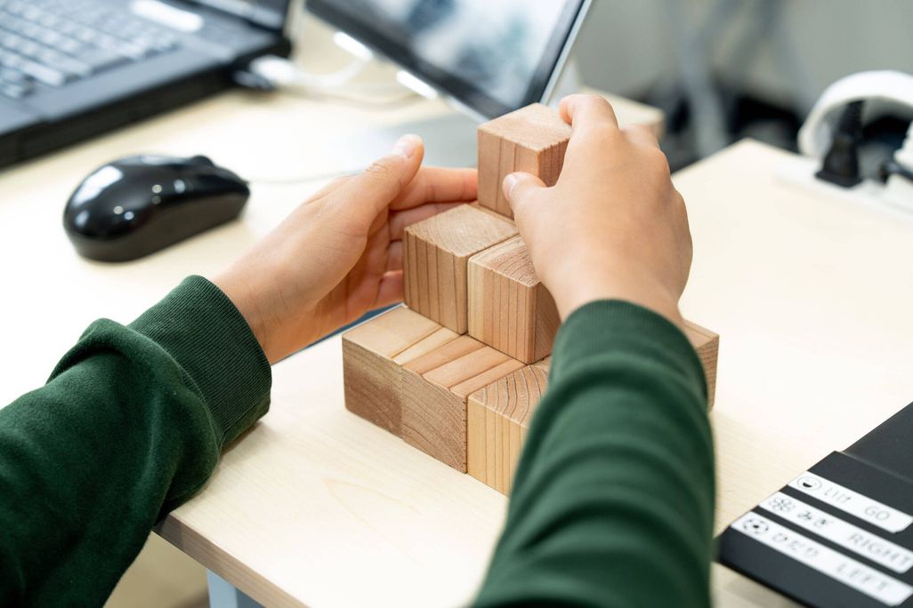 パソコンだけでなく、時には実際に確かめながら進めます