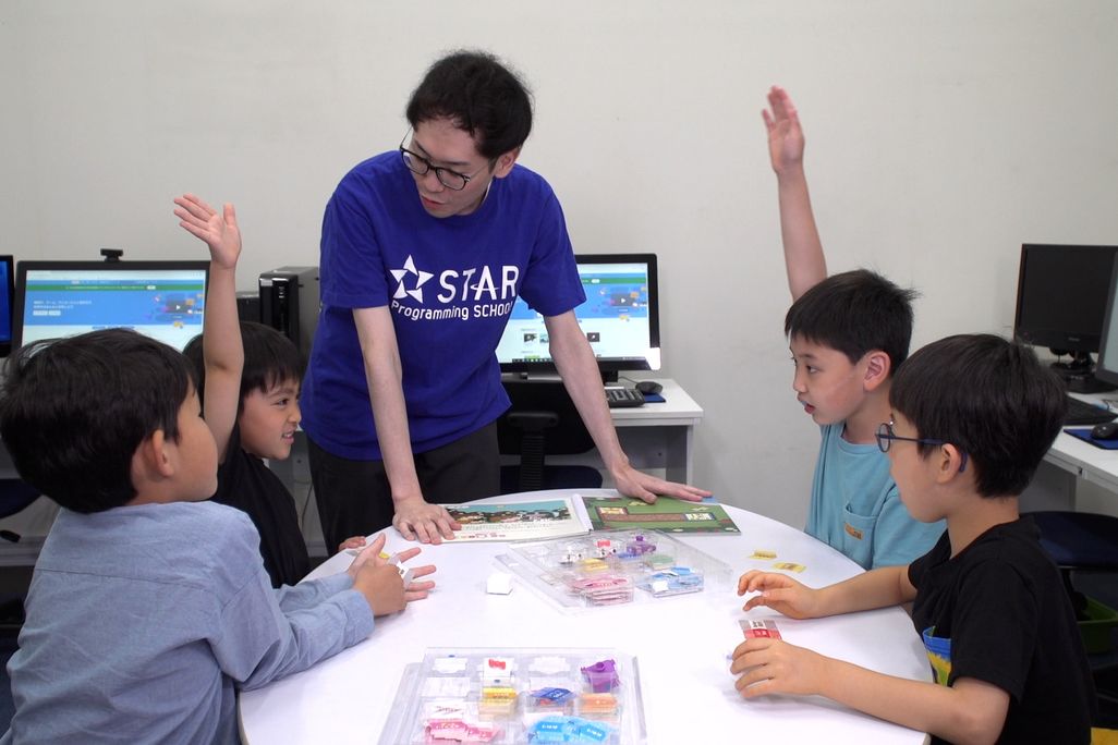 ロボットもプログラミング！ トライ＆エラーで思い通りに動かそう！