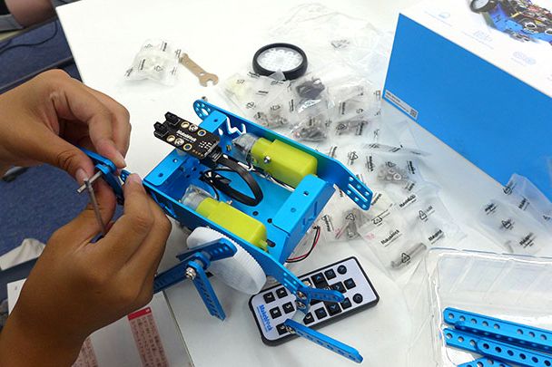 しっかり基礎を学んだあとはロボットにも挑戦できます