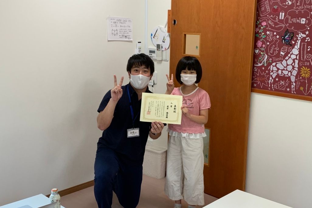 低学年ながら、独創的できちんとプログラムされた作品でした！すばらしい！