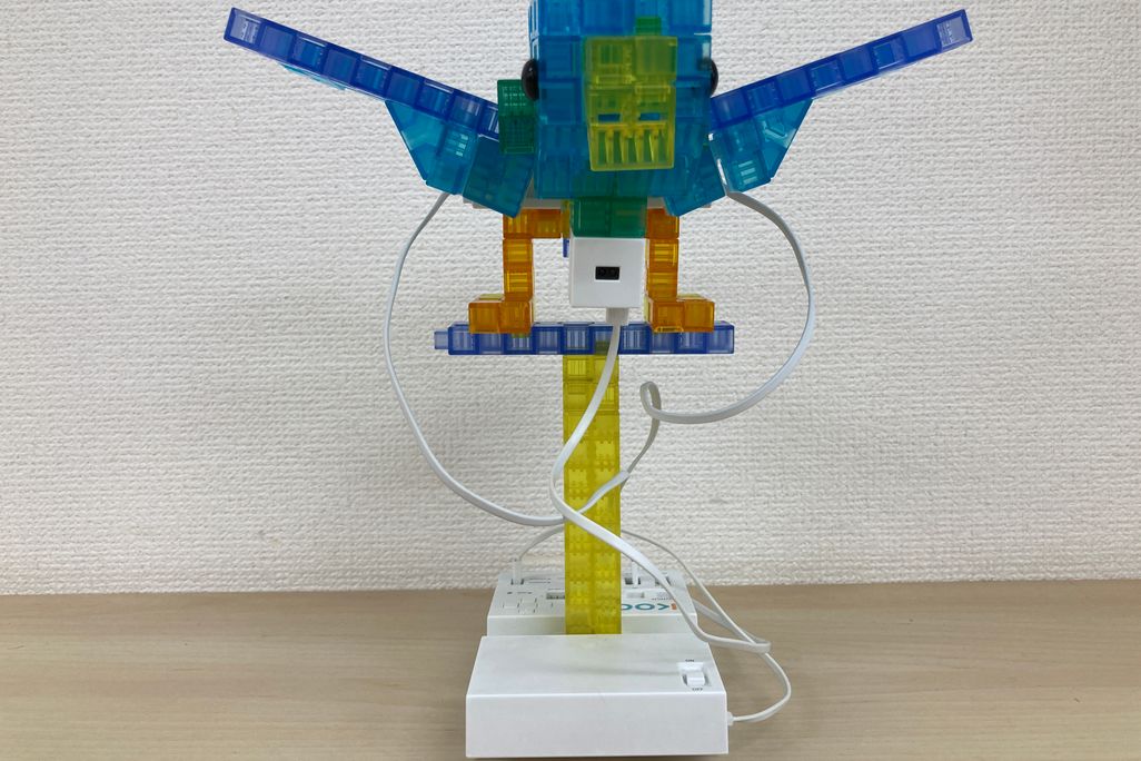 教材：はばたくインコ