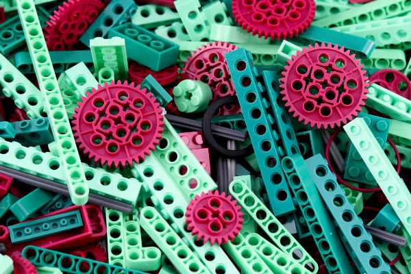 たくさんのブロックを使ってロボット作り