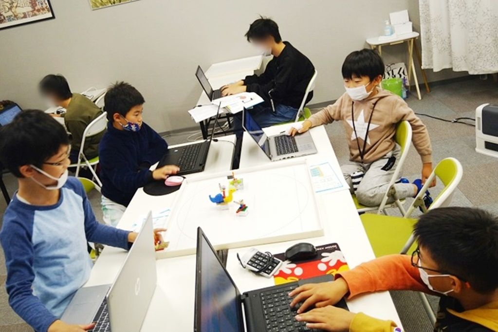 toio™(トイオ)でプログラミング