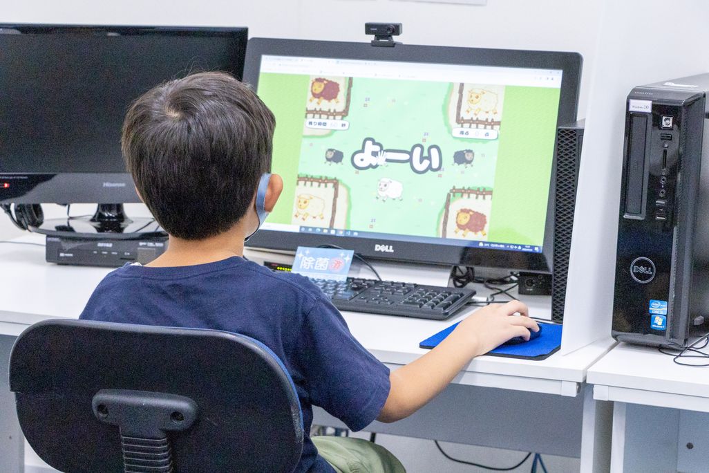 パソコン初心者でも大丈夫！マウス操作も楽しくマスターできます。