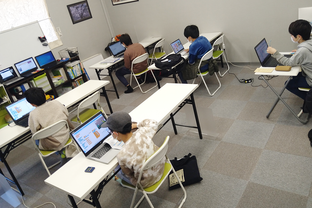 十分な距離を保って受講
