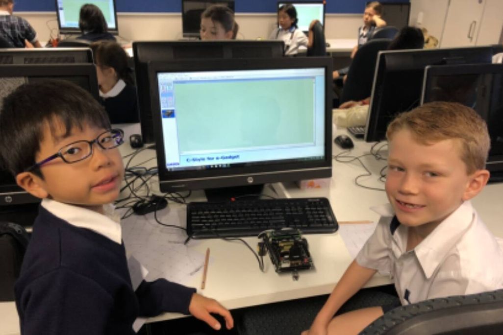 国際合宿でグローバル×ICTを学ぶ子ども達