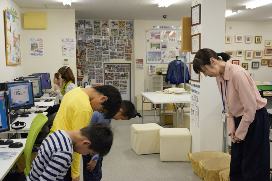 授業の始めと終わりの挨拶でメリハリをつける
