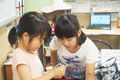 年下の子を教える場面も