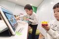 ペアで分担してロボット作り