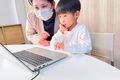 先生と少しずつ勉強中！飽きずに集中して勉強できます！