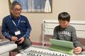 コーチと言葉のキャッチボールをしながら子どもたちは自分で考え解決のヒントを掴んでいく。それがやる気を引き出す楽しいレッスンです♪