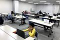 百道浜TNC放送会館３Fで開講。清潔で設備も充実しています。
