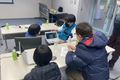 参加者同士での教え合いも活発です。