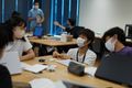 授業は、講師と生徒複数人で行います。