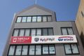 一社駅から西へ徒歩４分。東山通沿いの『ENEOS』の隣のビルの3階にあります。