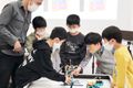 陽光差す明るい雰囲気の教室です