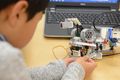 【小学３年生以上：ワールドロボティクスコース】ロボットを組み立て、プログラミングを行います。