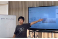 Pythonクラスのプレゼンの様子。ロボットクラスからプレゼンを行っていただきます。Pythonクラスでは、プレゼン資料をスライドで作成してもらい、本格的なプレゼンに挑んでいただきます。