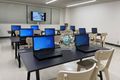 広くきれいな教室で楽しくプログラミング！