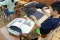 集中してプログラミング中……