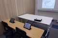 レッスンはこのような部屋で実施します 作成した作品はプロジェクターを使用して発表します
