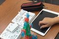 ブロックとiPadで授業が進みます。