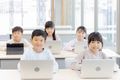 学ぶ・つくる・伝える・振り返るという学習サイクルで、PCスキルと思考力・創造力・表現力を育てます。