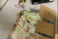pythonクラスの電子工作の様子。もぐらたたきの段ボールver.たのしいですよ！