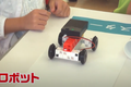 モーターやギヤを使って36種類の仕組みを利用したロボットを組み立てます