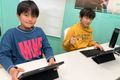 生徒同士の学び合いの機会を大切にしています。様々な学年の生徒がお互い教え合う環境も整っています。