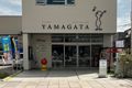店舗正面です。ロゴマークは、いらして下さった方々に何か希望をお持ち帰りいただきたいと思い地元デザイナーの岡部様に創っていただきました。ロゴタイプは何度もいらしていただける様にと願いを込めてリピート記号
