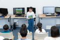 クラスメイトや保護者様の前でオリジナル作品を発表します。自分の言葉で伝える力や構成力が身につきます