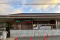 結婚式場「ブリーズレイ・プライベートテラス」から左折して住宅街に沿って進んでいただきますと弥生が丘マイトリー幼稚園が見えてまいります。