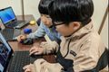 PCを並べて楽しく学んでいます