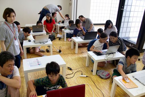 親子で楽しくプログラミング体験できます