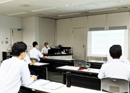 出張講習座学の様子