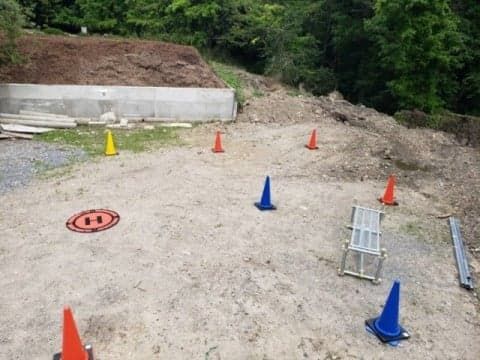 屋外飛行場