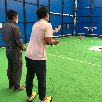 屋内で飛ばすドローン