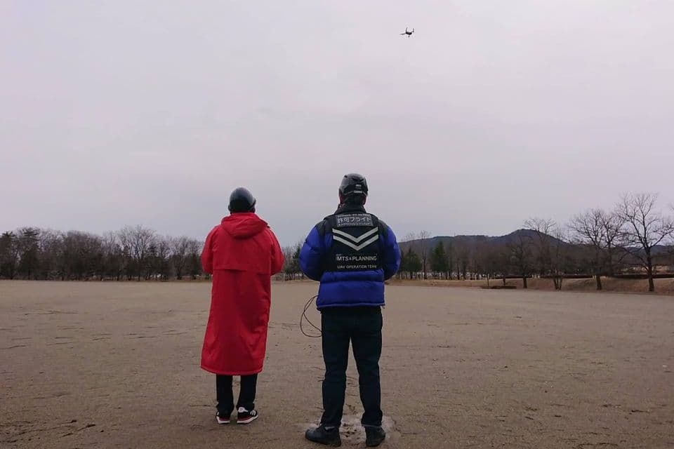 ドローン飛行