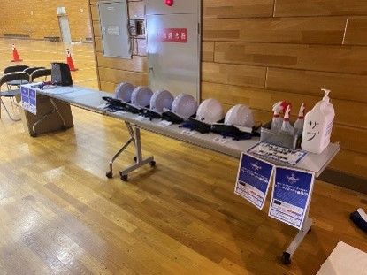ヘルメットも安全第一で装着をお願いしています