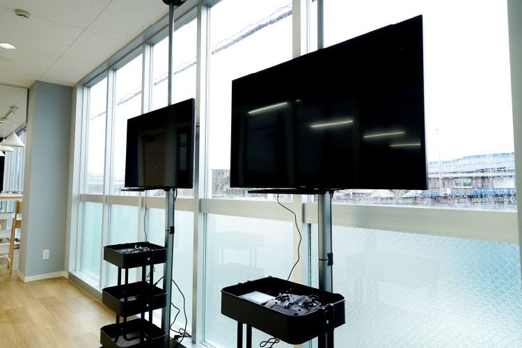 操縦シミュレータです。受講中（会員）の方は無料開放でいつでもご利用いただけます。