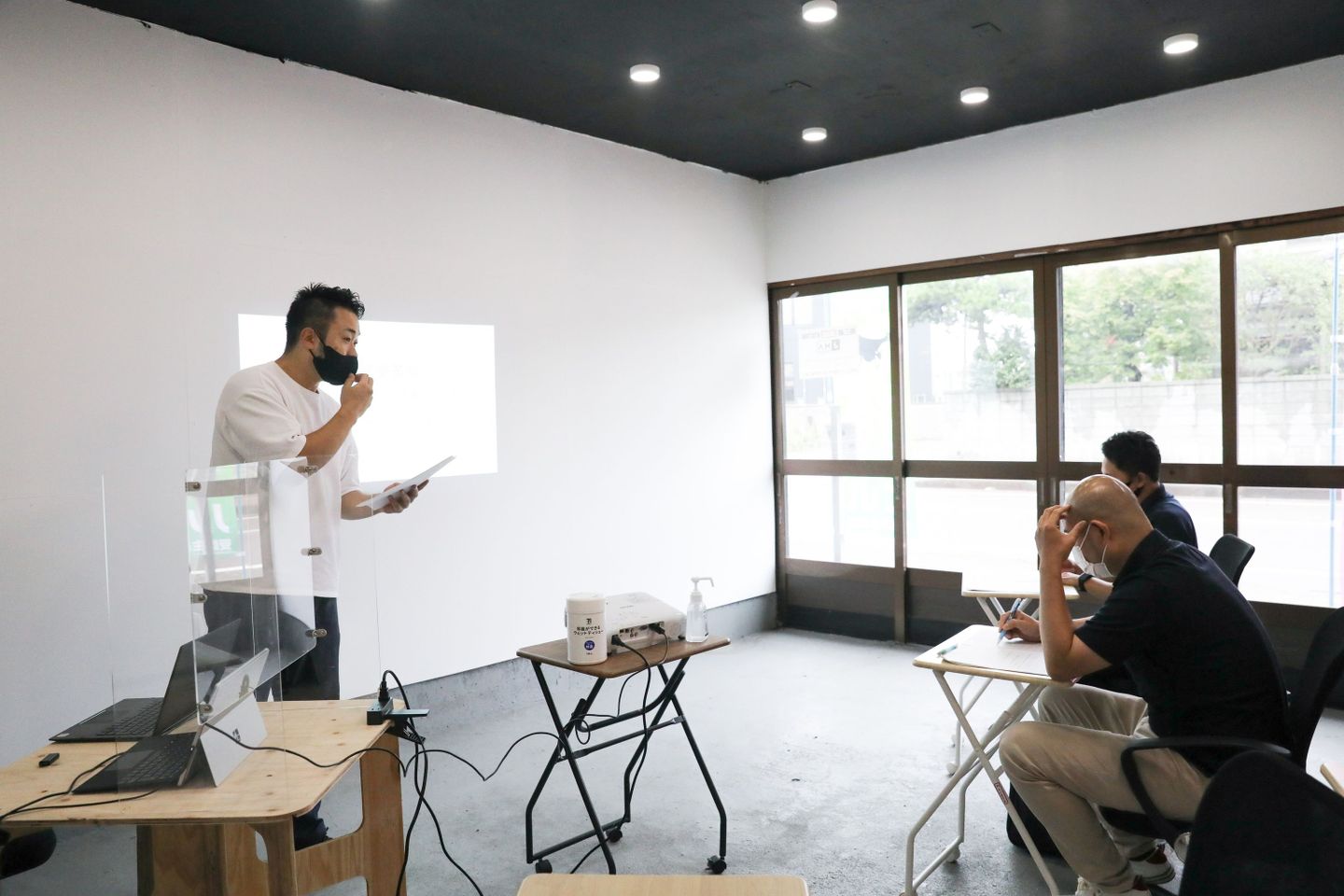 燕三条 DRONESTATION